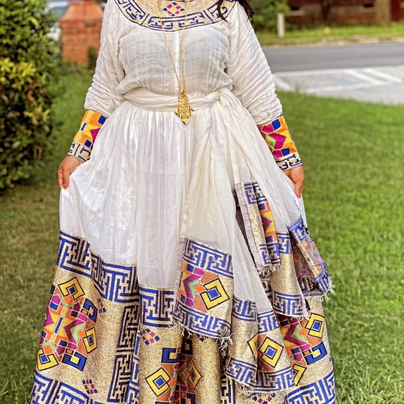 Ethiopian traditional dress/kamis - Picture 4 of 4